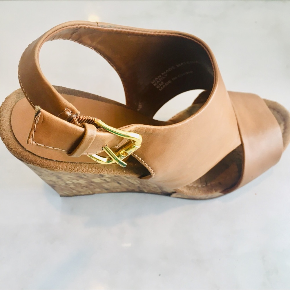 EUC Karly leather-like wedges - Picture 7 of 8